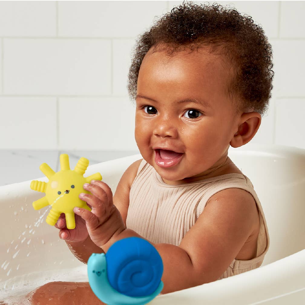 *New* Itzy Splash Gift Set™ Soft Bath + Water Toys
