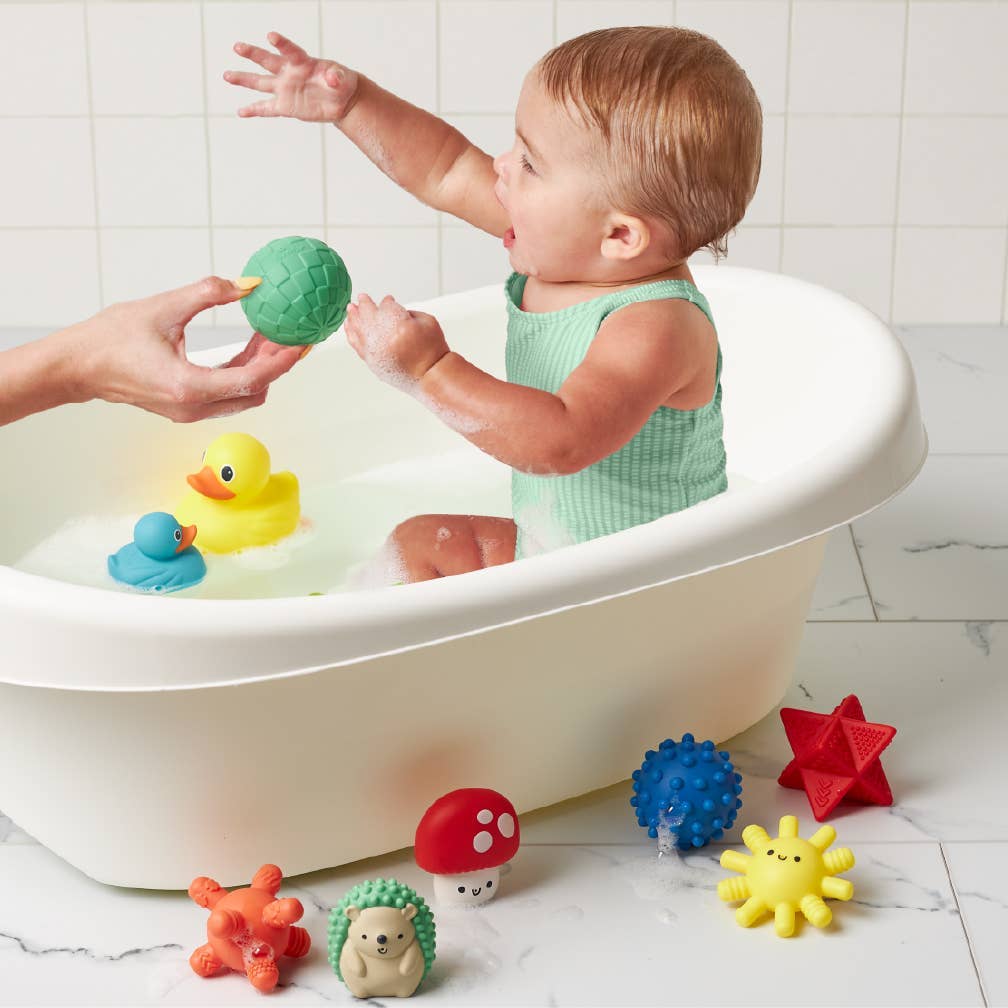 *New* Itzy Splash Gift Set™ Soft Bath + Water Toys