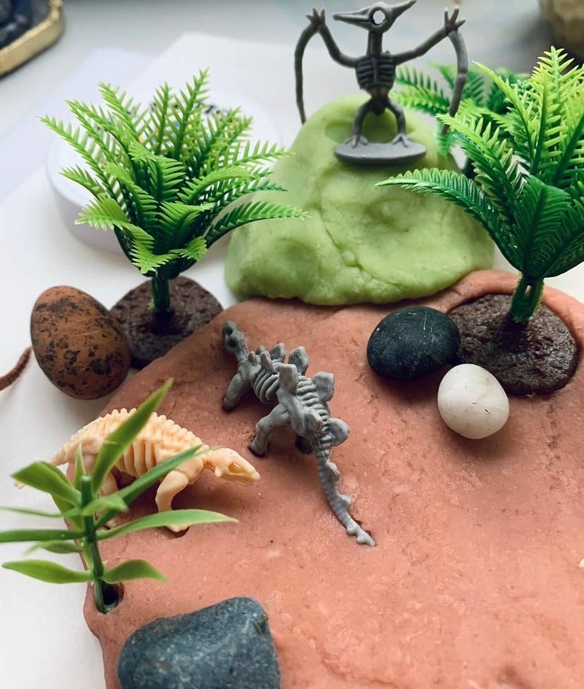 Dino Dig Playdough Kit